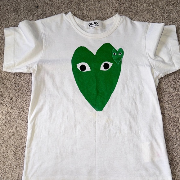 Comme des Garcons Kids White Tee with Green Heart Motif—— - Picture 8 of 8
